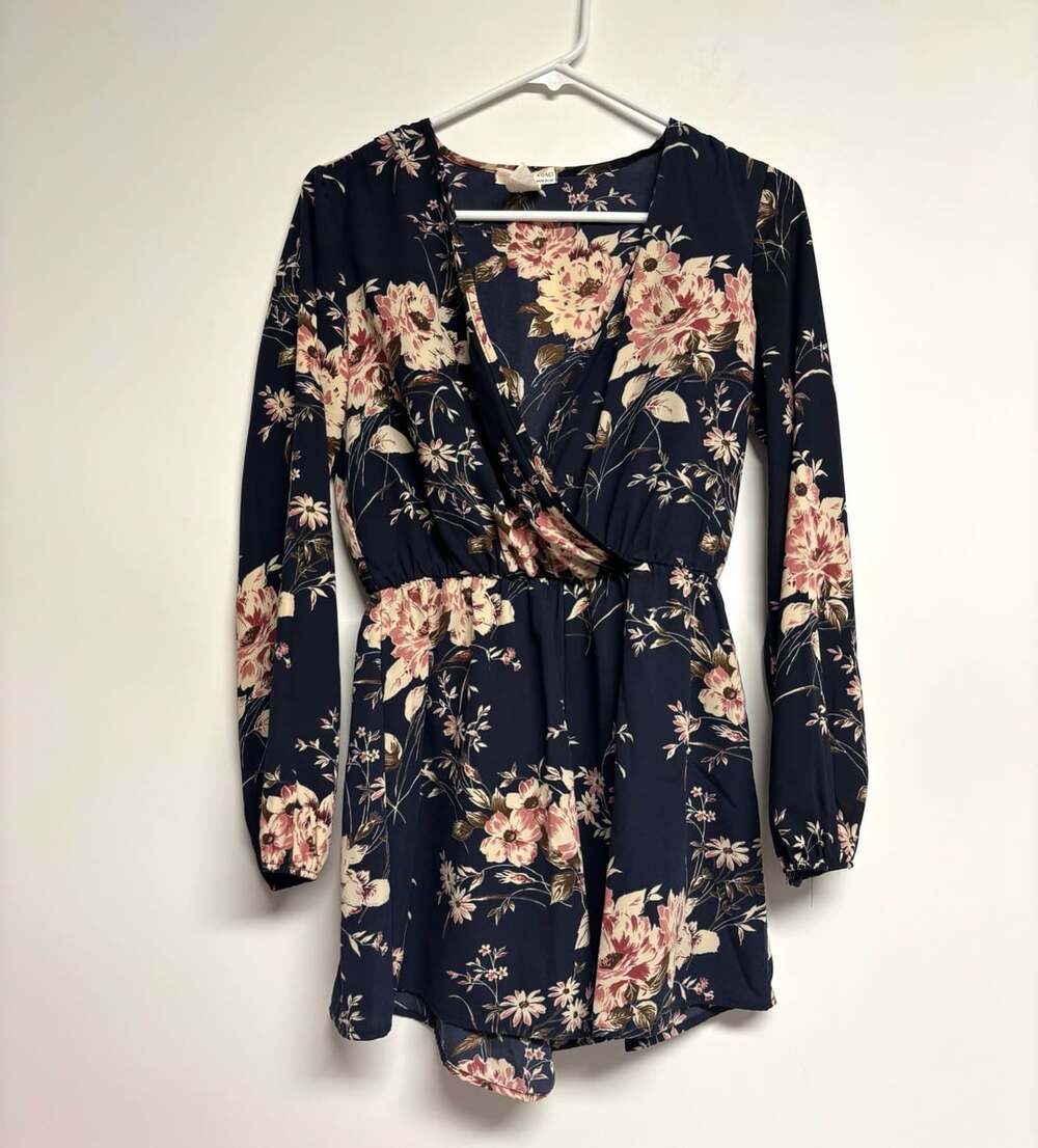 Agaci Floral Romper Size S Navy Pink Long Sleeve V-Neck